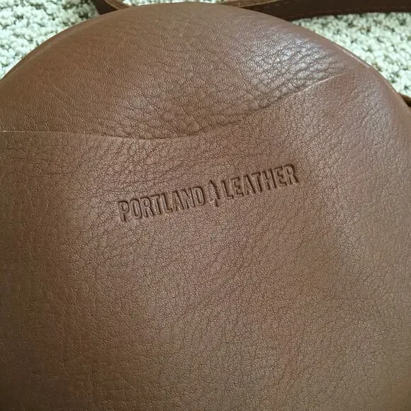 Portland Leather Circle Crossbody - Picture 2 of 7